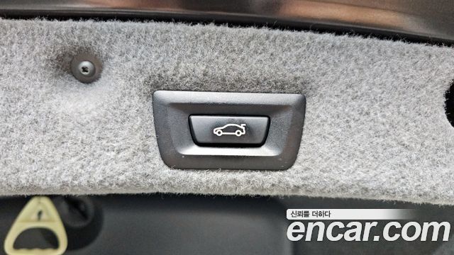 BMW 7-Series 2010 — photo 20