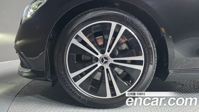 Mercedes-Benz E-Class 2021 — photo 5