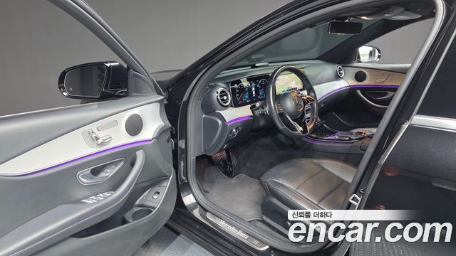 Mercedes-Benz E-Class 2021 — photo 10