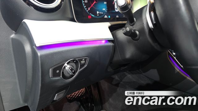 Mercedes-Benz E-Class 2021 — photo 13