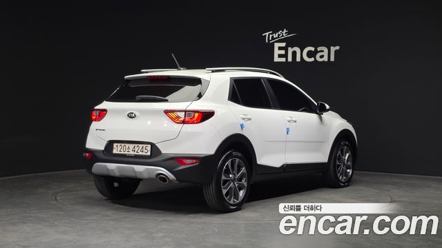 Kia Stonic 2018 — photo 2