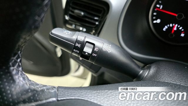Kia Stonic 2018 — photo 16