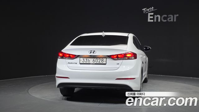 Hyundai AVANTE 2018 — photo 4