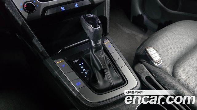 Hyundai AVANTE 2018 — photo 9