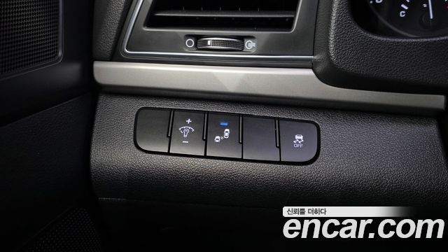 Hyundai AVANTE 2018 — photo 15