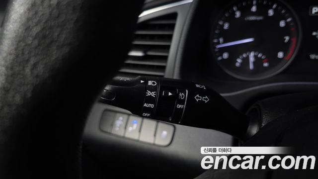 Hyundai AVANTE 2018 — photo 16