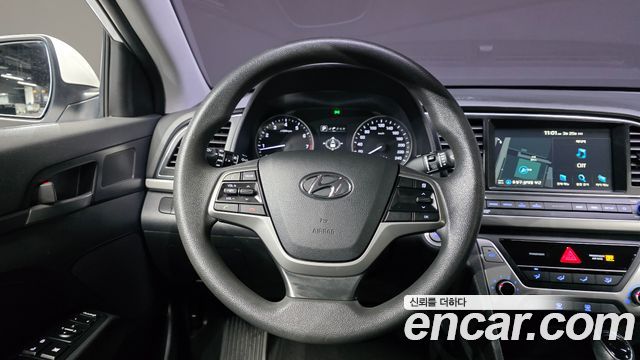 Hyundai AVANTE 2018 — photo 17