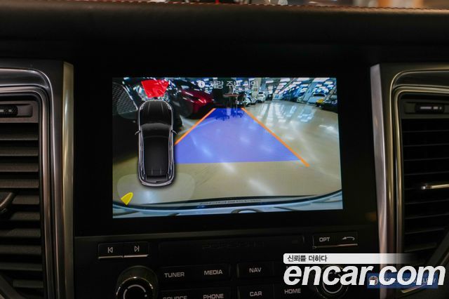 Porsche Macan 2017 — photo 14
