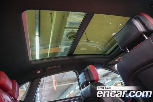 Porsche Macan 2017 — photo 18