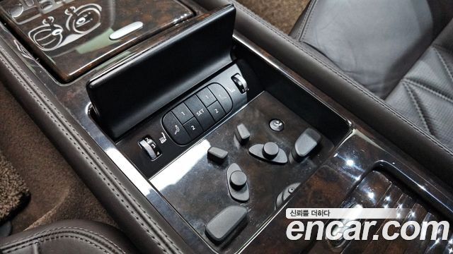 Bentley Flying Spur 2013 — photo 15