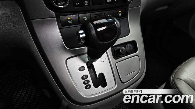 Kia Canival 2013 — photo 9