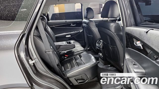Kia Sorento 2019 — photo 11
