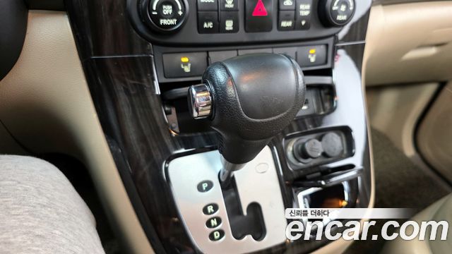 Kia Canival 2010 — photo 9