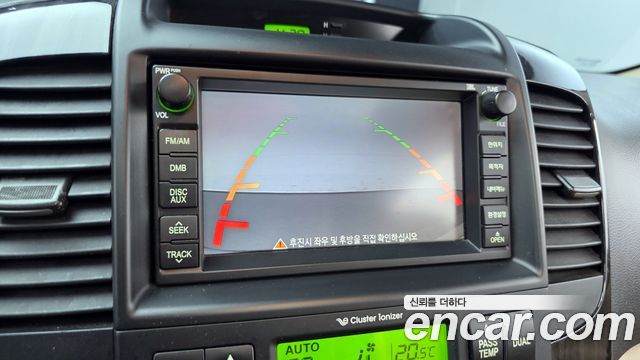 Kia Canival 2010 — photo 17
