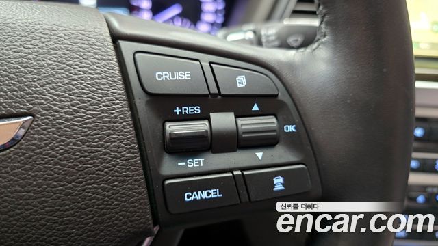 Genesis G80 2017 — photo 23