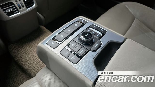Genesis G80 2017 — photo 24