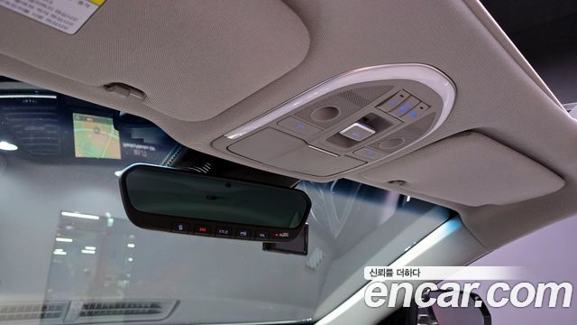 Genesis G80 2017 — photo 26