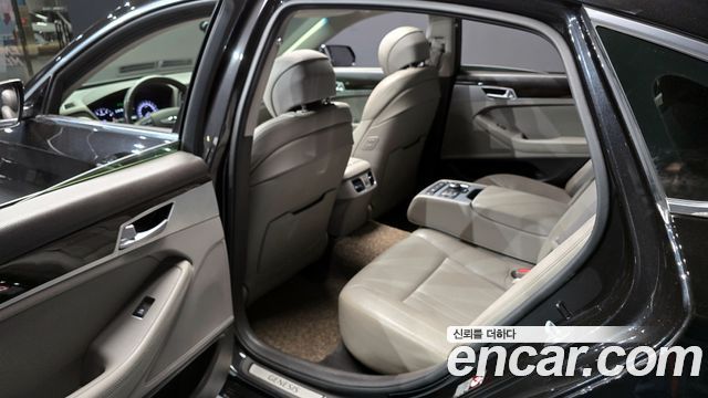 Genesis G80 2017 — photo 16