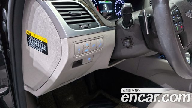 Genesis G80 2017 — photo 27
