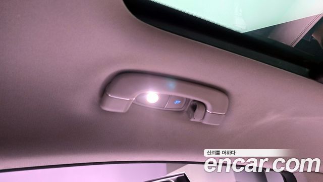 Genesis G80 2017 — photo 32