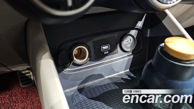Hyundai Venue 2020 — photo 30