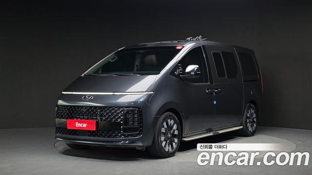 Hyundai Staria 2023 — photo 1