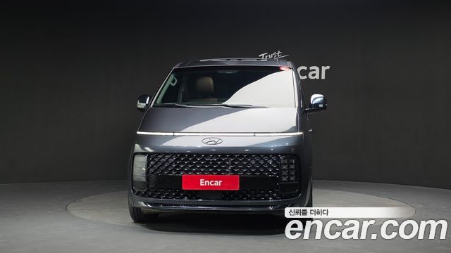 Hyundai Staria 2023 — photo 3