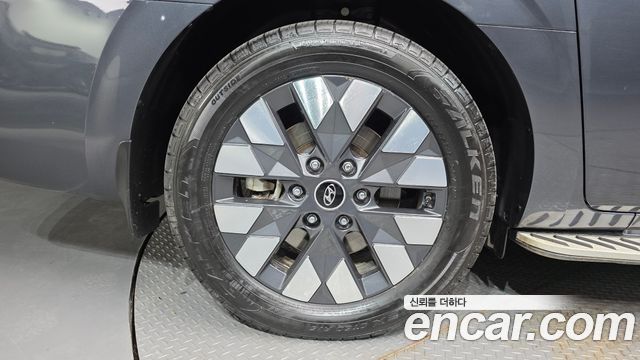 Hyundai Staria 2023 — photo 5