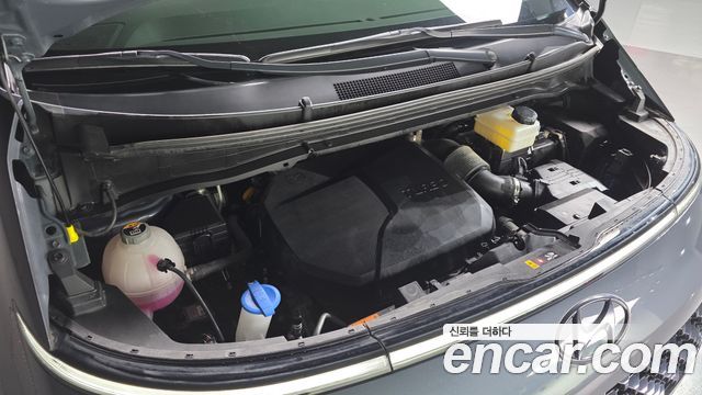 Hyundai Staria 2023 — photo 6
