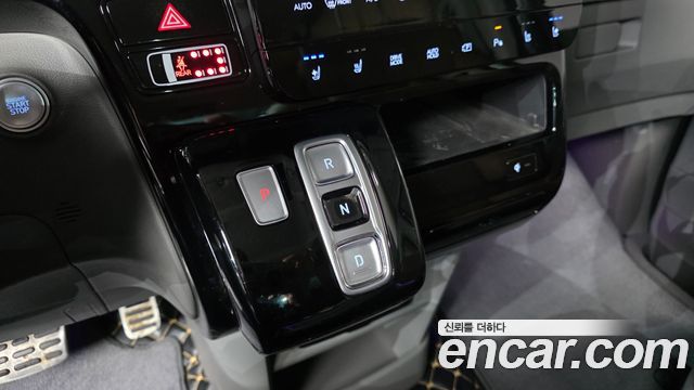 Hyundai Staria 2023 — photo 9