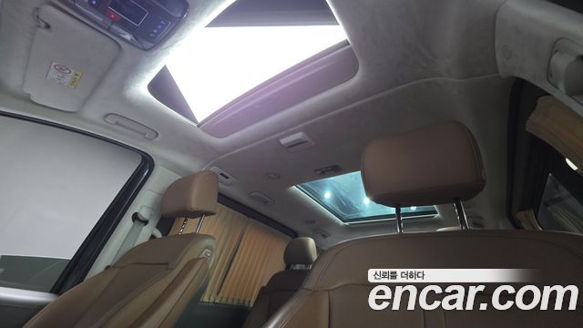 Hyundai Staria 2023 — photo 11