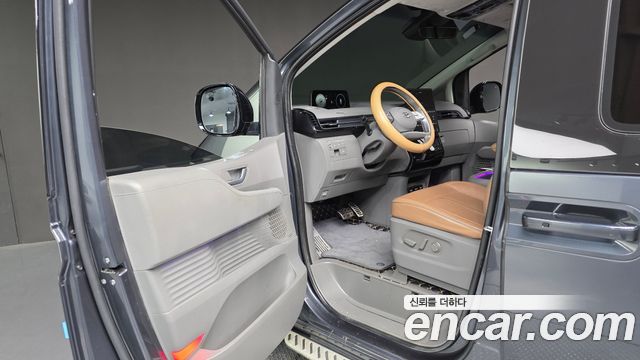 Hyundai Staria 2023 — photo 12