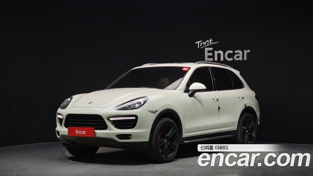 Porsche Cayenne 2011 — photo 1