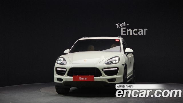Porsche Cayenne 2011 — photo 3