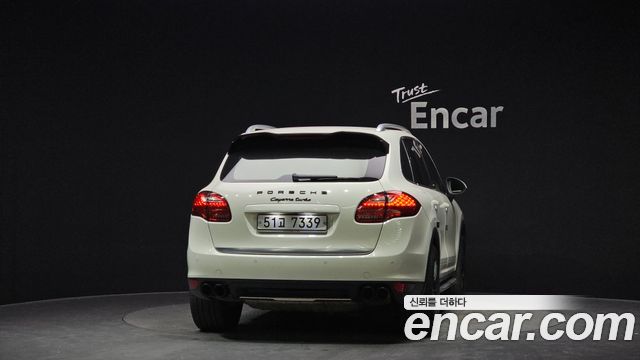 Porsche Cayenne 2011 — photo 4