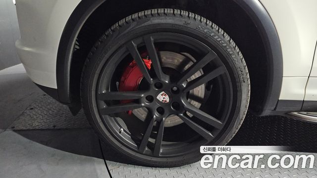 Porsche Cayenne 2011 — photo 5