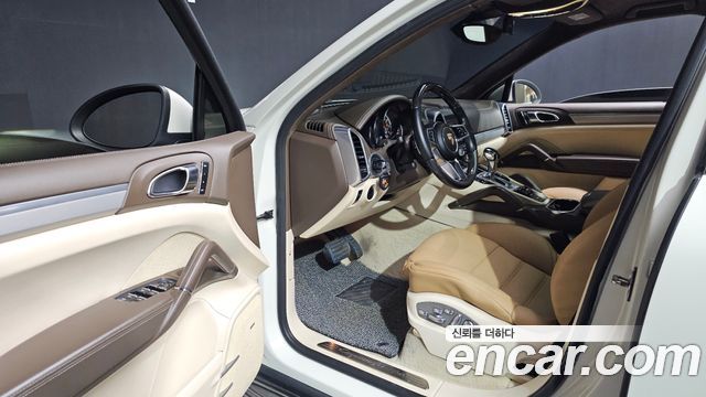 Porsche Cayenne 2011 — photo 10