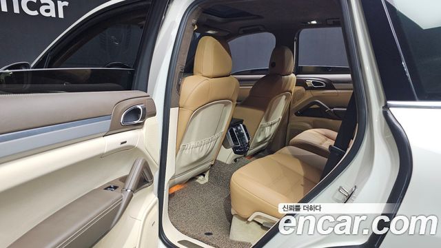 Porsche Cayenne 2011 — photo 11