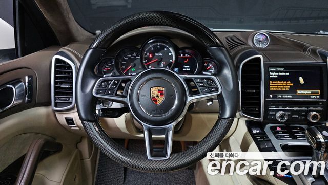 Porsche Cayenne 2011 — photo 12