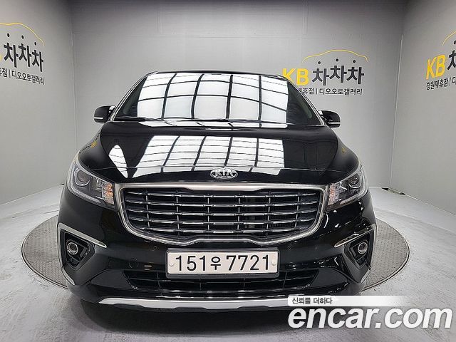 Kia Canival 2019 — photo 1