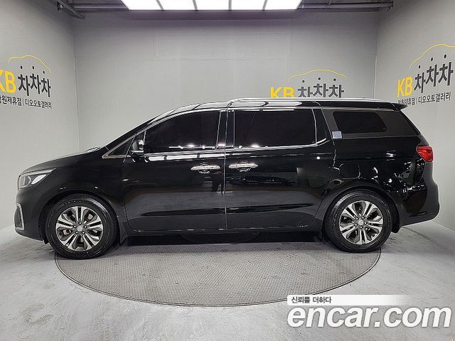 Kia Canival 2019 — photo 2