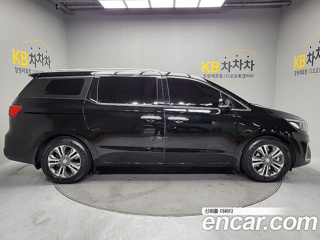 Kia Canival 2019 — photo 3