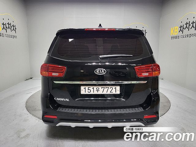 Kia Canival 2019 — photo 4