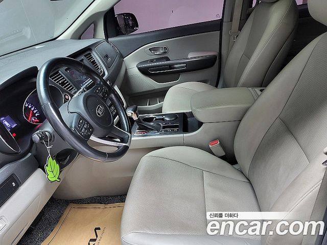 Kia Canival 2019 — photo 8