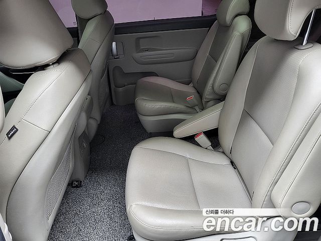 Kia Canival 2019 — photo 9