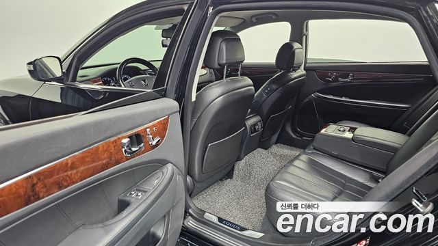 Hyundai Equus 2010 — photo 11