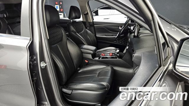 Hyundai Santafe 2019 — photo 16