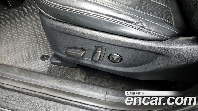 Hyundai Santafe 2019 — photo 29