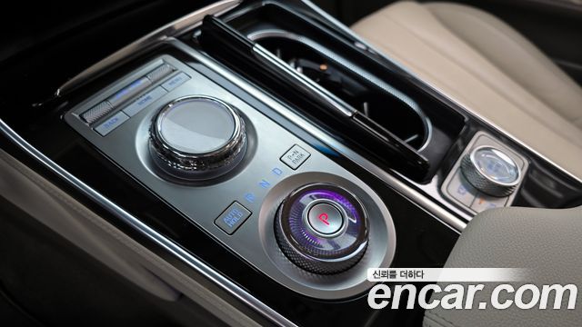 Genesis GV80 2023 — photo 12