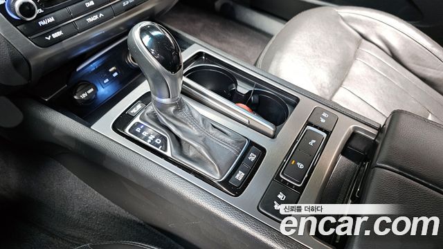 Hyundai Genesis 2016 — photo 9